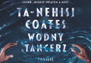 ręce zanurzające się w falach