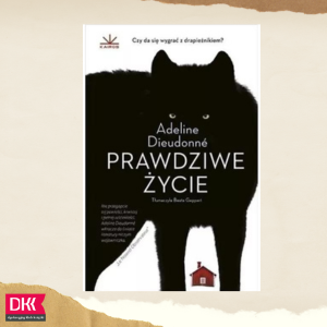 książka z czarnym kotem na okładce