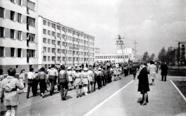 AR.IL.01.0003.ursus.ulica.wawelska.harcerze.lata70te