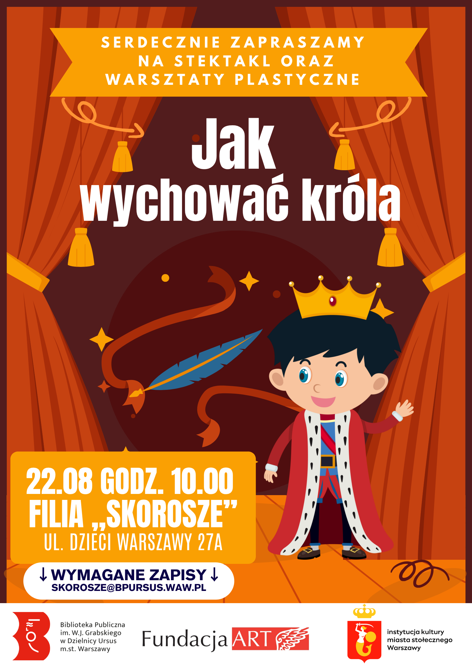 chłopiec w stroju królewskim, z tyłu scena teatralna i kurtyna