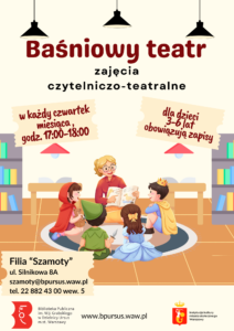 Kobieta w okularach siedzi na dywanie z książką, otoczona dziećmi przebranymi za postacie z bajek.