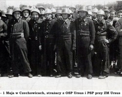 Zbiórka przed pochodem 1-Maja - 1947 AR.OSP.16.045