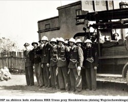 Pochód 1-Maja, ul. Sienkiewicza (dzisiaj Wojciechowskiego) - 1949 AR.OSP.16.047