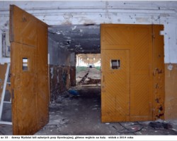 Hala nr 10 ZM Ursus, główne wejście na halę - stan na 2014r AR.PW.19.031