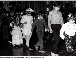 Choinka dla dzieci pracowników szkoły 1987 AR.ZSZ.MS.18.098