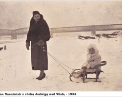 Karolina Narożniak z córką nad Wisłą - 1934 AR.EP.21.001