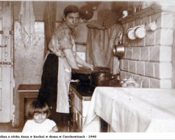 Karolina Narożniak w domu w Czechowicach - 1940 AR.EP.21.009