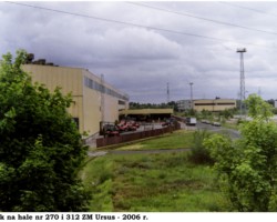 Widok na hale nr 270 i 312 ZM Ursus - 2006 r. AR.AZ.20.052