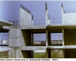 Przerwana budowa osiedla przy ul. Rakuszanki (Gołąbki) - 2005 r. AR.AZ.20.059