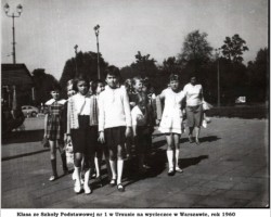 Wycieczka szkolna -Szkoła Podstawowa nr 1 w Ursusie - 1960 AR.HK.24.030